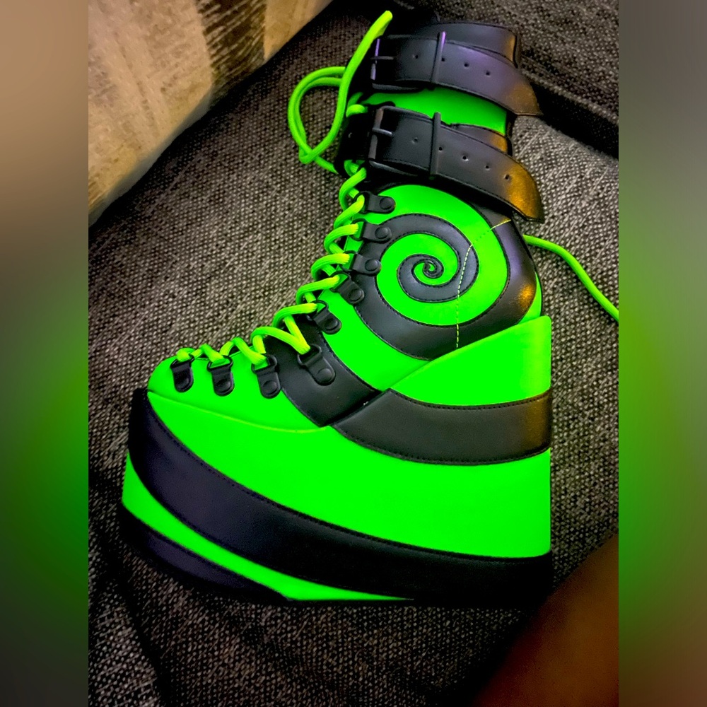 Traitor Spiral Platforms